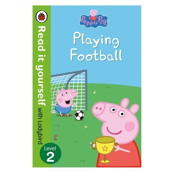Peppa Pig - Playing Football Read It Yourself